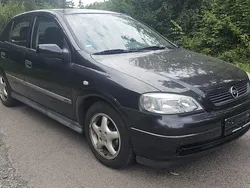Schwarz Gebraucht 2000 Opel Astra Limousine | 1.590 € (Guter Preis)