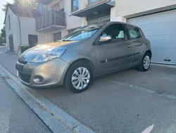 Braun Gebraucht 2011 Renault Clio II Kleinwagen | 2.900 € (Fairer Preis)