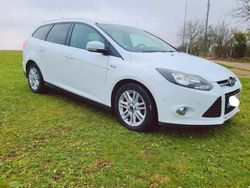 Weiß Gebraucht 2013 Ford Focus Kombi | 7.300 € (Teuer)