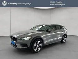 Grau Gebraucht 2023 Volvo V60 CC Plus Kombi | 39.750 € (Guter Preis)