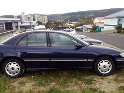 Blau Gebraucht 1995 Opel Omega Limousine | 2.600 €