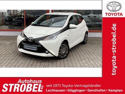 Pianosaweiß Gebraucht 2016 Toyota Aygo X-play Kleinwagen | 9.390 € (Fairer Preis)