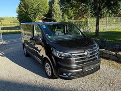 Schwarz Gebraucht 2022 Renault Trafic Life Van / Kleinbus | 29.990 € (Guter Preis)