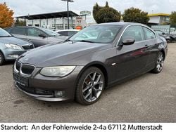 Braun Gebraucht 2010 BMW 330 Sport Line Coupé | 12.790 € (Guter Preis)