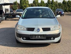 Grau Gebraucht 2003 Renault Mégane II Authentique Limousine | 1.399 € (Guter Preis)