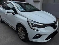 Weiß Gebraucht 2021 Renault Clio V Limousine | 8.806 €
