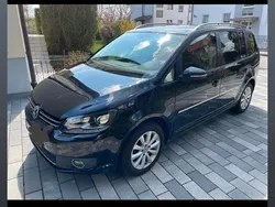 Schwarz Gebraucht 2010 VW Touran Van / Kleinbus | 8.000 € (Fairer Preis)