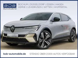 Black pearlschwarz Neu 2025 Renault Mégane Iconic Limousine | 49.340 €