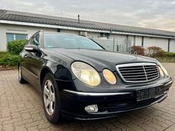 Schwarz Gebraucht 2003 Mercedes E240 Avantgarde Kombi | 4.990 €