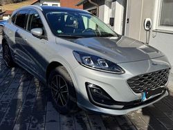 Grau Gebraucht 2022 Ford Kuga Vignale SUV | 24.900 € (Fairer Preis)