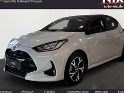 Weiß Gebraucht 2024 Toyota Yaris Hybrid Limousine | 23.990 € (Fairer Preis)