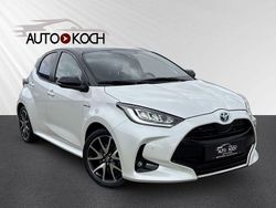 Weiß Gebraucht 2021 Toyota Yaris Hybrid Style Limousine | 20.990 € (Fairer Preis)