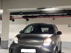 Grau Gebraucht 2022 Smart ForTwo Coupé Coupé | 12.000 € (Etwas zu teuer)