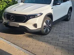 Weiß Gebraucht 2022 Mercedes EQB300 Electric Art SUV | 31.500 € (Guter Preis)