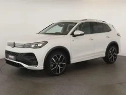 Weiß Gebraucht 2024 VW Tiguan R-line SUV | 48.484 € (Superpreis)