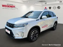 Cool white pearl metallic Gebraucht 2024 Suzuki Vitara Comfort+ SUV | 28.660 € (Teuer)