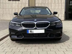 Schwarz Gebraucht 2021 BMW 320 Sport Line Limousine | 31.200 € (Fairer Preis)