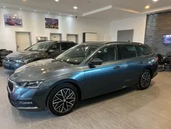 Grau Gebraucht 2020 Skoda Octavia Kombi | 15.485 € (Teuer)