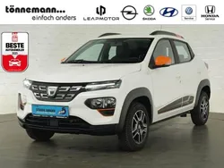 Weiss Gebraucht 2022 Dacia Spring Comfort Plus Kleinwagen | 10.824 € (Fairer Preis)