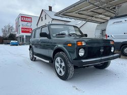 Grau Gebraucht 2011 Lada niva SUV | 9.190 € (Teuer)