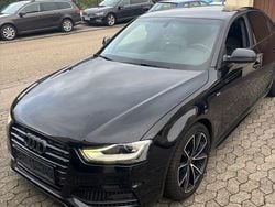 Schwarz Gebraucht 2012 Audi A4 S-Line Limousine | 13.700 €