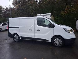 Weiß Gebraucht 2023 Renault Trafic Komfort Van | 17.800 € (Guter Preis)