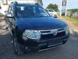 Schwarz Gebraucht 2010 Dacia Duster Lauréate SUV | 5.285 € (Fairer Preis)