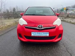Rot Gebraucht 2011 Toyota Verso-S Life Van / Kleinbus | 4.400 € (Fairer Preis)