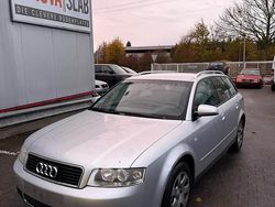 Silber Gebraucht 2003 Audi A4 Kombi | 1.500 €
