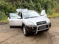 Grau Gebraucht 2004 Hyundai Tucson SUV | 3.500 € (Fairer Preis)