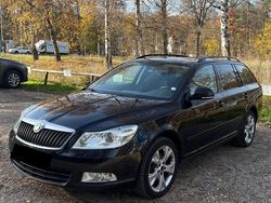 Schwarz Gebraucht 2012 Skoda Octavia Kombi | 3.700 € (Guter Preis)