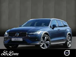 Blau Gebraucht 2024 Volvo V60 CC Plus Kombi | 43.390 € (Superpreis)