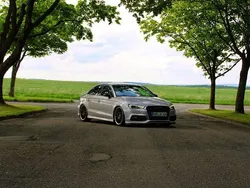 Silber Gebraucht 2015 Audi A3 Ambiente Limousine | 17.800 € (Teuer)