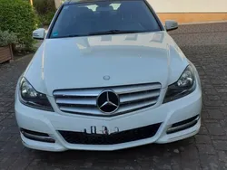 Weiß Gebraucht 2012 Mercedes C180 Avantgarde Limousine | 13.000 € (Etwas zu teuer)