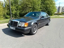 Schwarz Gebraucht 1989 Mercedes 230 | 4.999 €