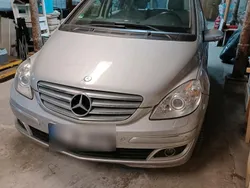 Mercedes B200