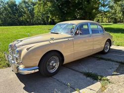 Beige Gebraucht 1966 Jaguar MK II Limousine | 47.515 €