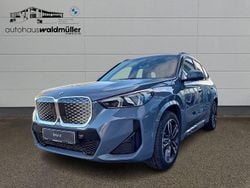 Grau Neu 2025 BMW iX1 M Sport SUV | 57.473 € (Fairer Preis)