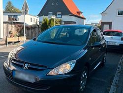 Violet Gebraucht 2001 Peugeot 307 Limousine | 950 € (Fairer Preis)