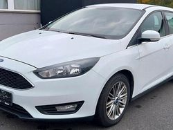 Weiß Gebraucht 2018 Ford Focus Cool & Connect Kombi | 5.600 €