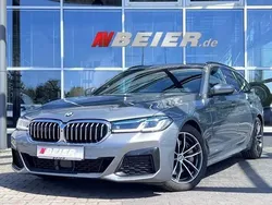 Grau (skyscraper grau metallic) Gebraucht 2024 BMW 530 M Sport Kombi | 52.890 € (Teuer)