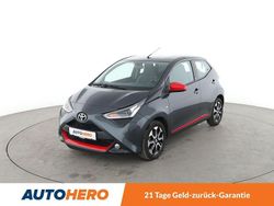 Grau Gebraucht 2020 Toyota Aygo X-play Kleinwagen | 11.980 € (Etwas zu teuer)