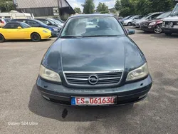 Grau Gebraucht 2000 Opel Omega Edition Limousine | 1.799 € (Guter Preis)