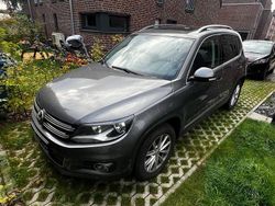 Grau Gebraucht 2015 VW Tiguan Trendline SUV | 15.500 € (Etwas zu teuer)
