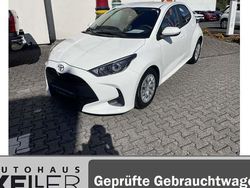 Weiß Gebraucht 2022 Toyota Yaris Limousine | 14.240 € (Fairer Preis)