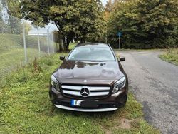 Braun Gebraucht 2016 Mercedes GLA200 Style SUV | 17.000 € (Fairer Preis)