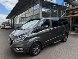 Grau Gebraucht 2021 Ford Tourneo Custom Titanium X Van / Kleinbus | 39.950 € (Fairer Preis)