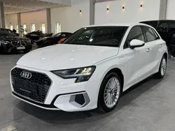 Weiß Gebraucht 2022 Audi A3 Sportback e-tron Advanced Limousine | 22.900 € (Guter Preis)