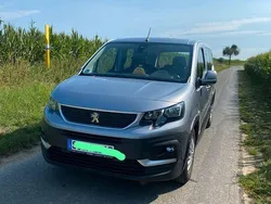 Grau Gebraucht 2021 Peugeot Rifter Active Van / Kleinbus | 17.800 € (Fairer Preis)