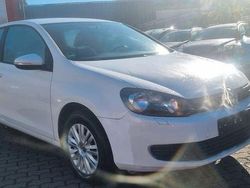 Weiß Gebraucht 2009 VW Golf VI Trendline Limousine | 3.990 € (Guter Preis)